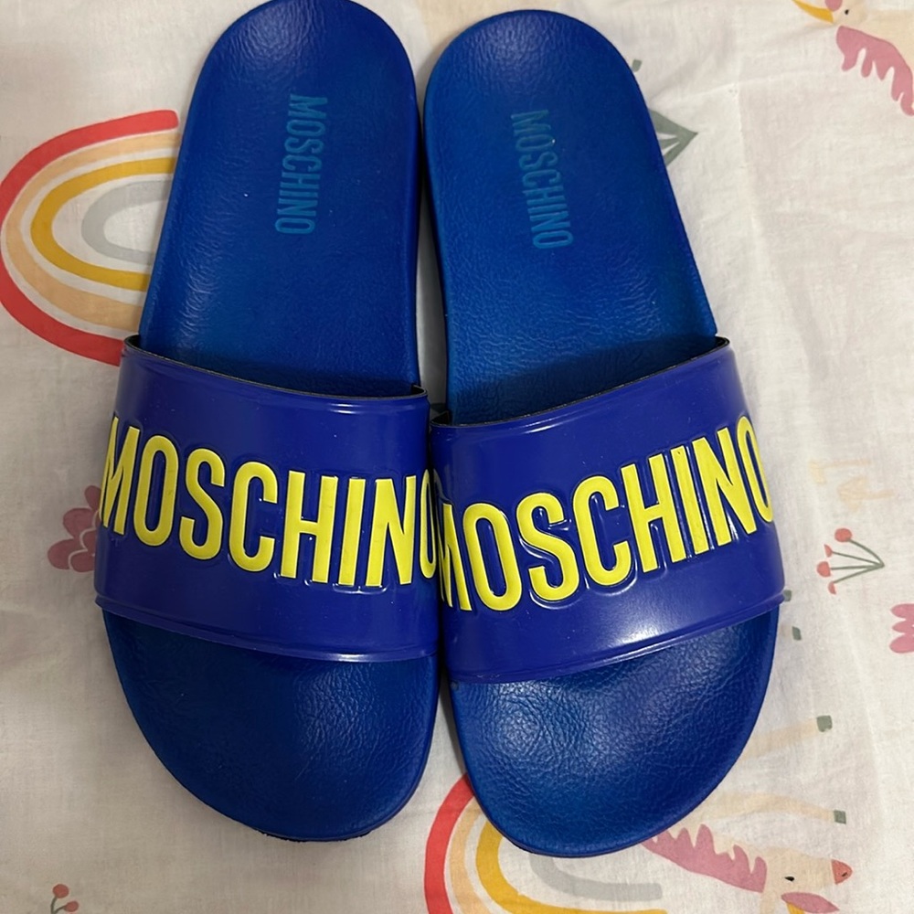 Moschino blue and yellow slides size 43/100